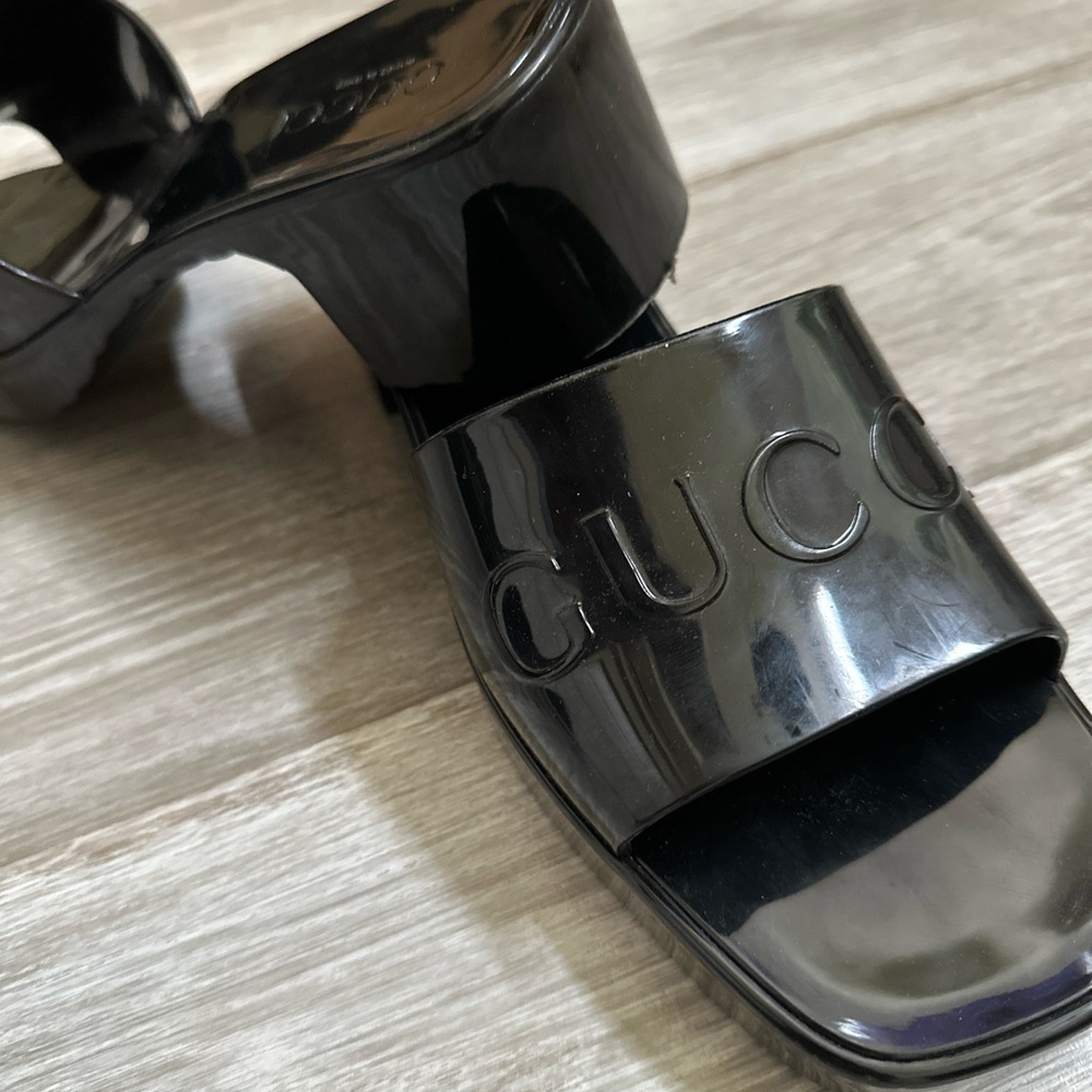 Gucci Black Mules Sleek Designer Footwear - Picture 3 of 7